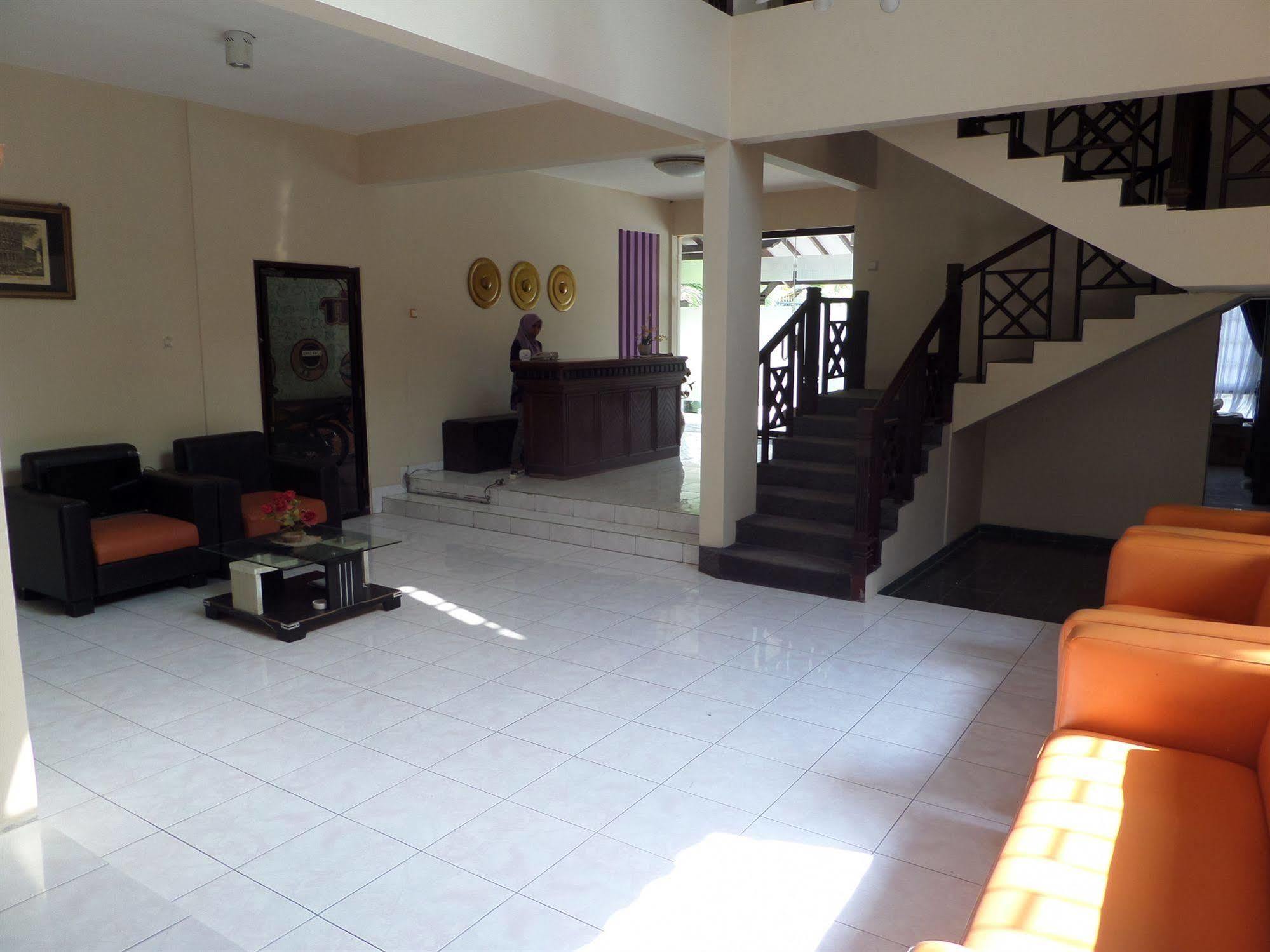 Oyo 201 Emdi House Timoho Hotel ยอกยาการ์ตา ภายนอก รูปภาพ