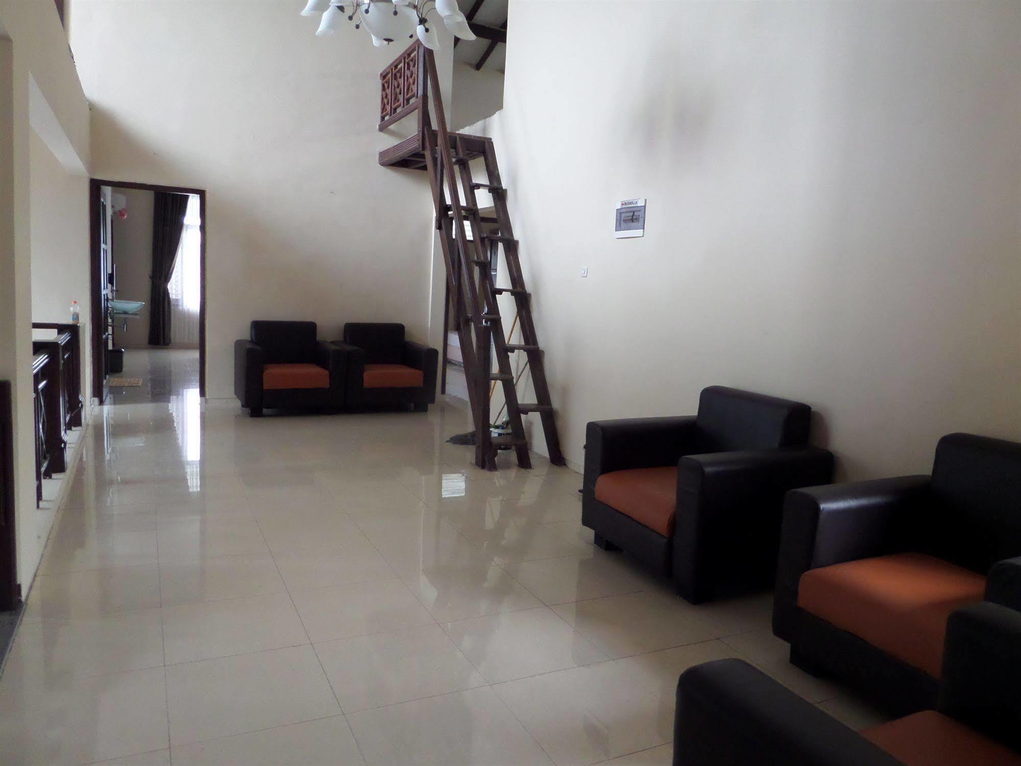 Oyo 201 Emdi House Timoho Hotel ยอกยาการ์ตา ภายนอก รูปภาพ