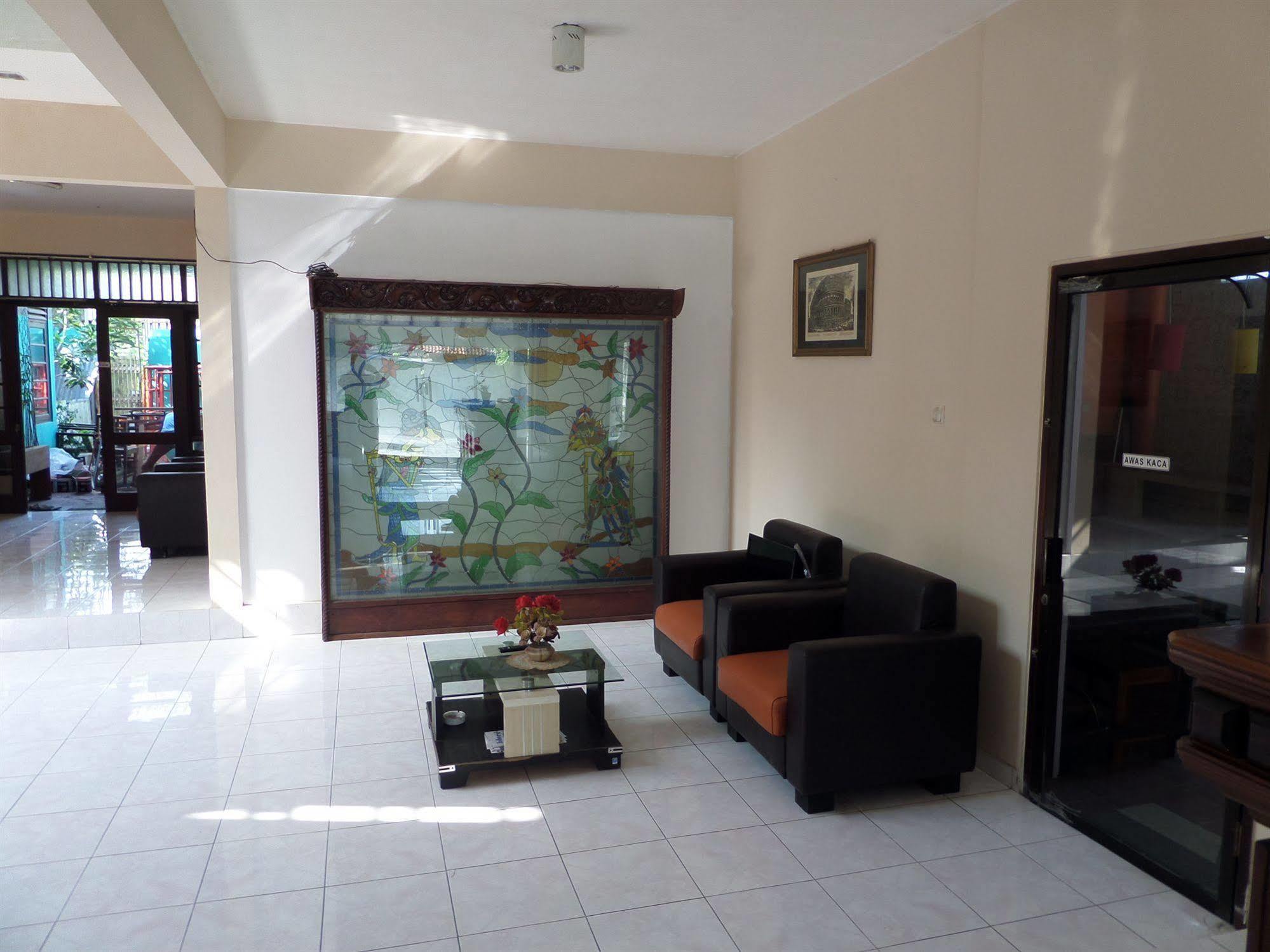 Oyo 201 Emdi House Timoho Hotel ยอกยาการ์ตา ภายนอก รูปภาพ