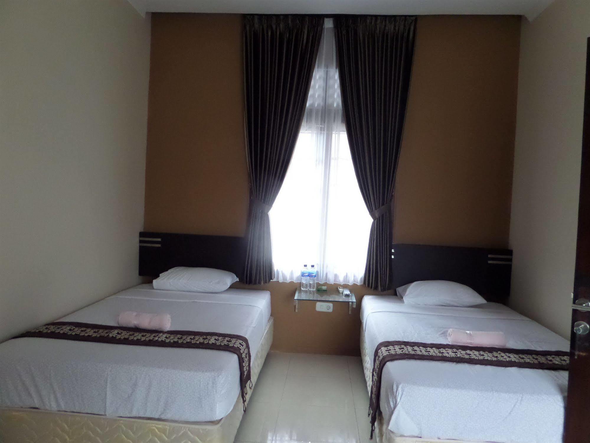 Oyo 201 Emdi House Timoho Hotel ยอกยาการ์ตา ภายนอก รูปภาพ